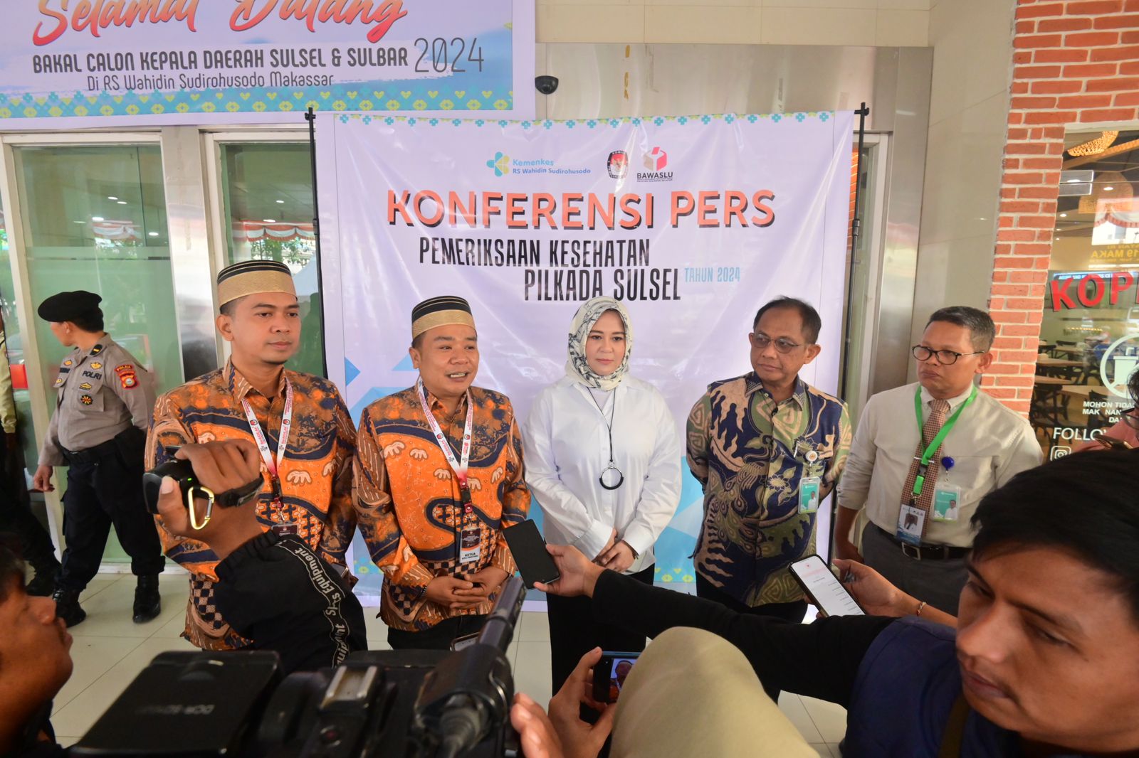 Andalan Hati Paslon Pertama Periksa Kesehatan untuk Pilgub Sulsel 2024
