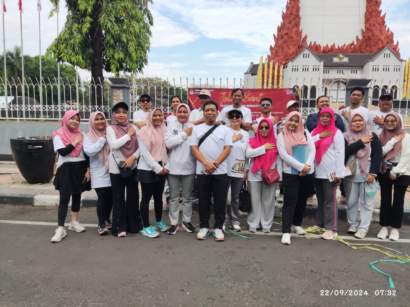 KPU Kota Makassar Gelar Jalan Santai Merupakan Rangkaian Awal Deklarasi Pilkada 2024