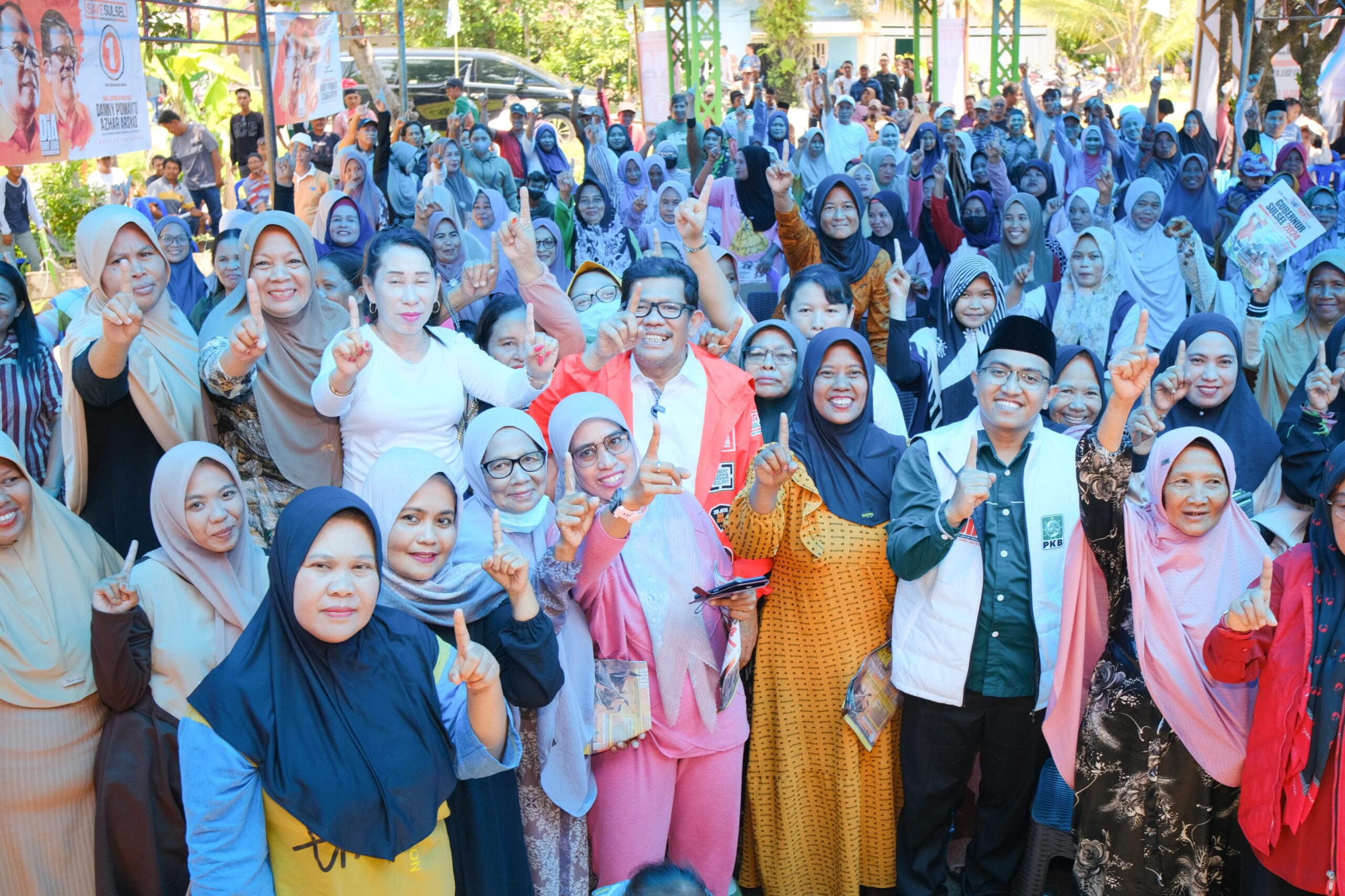 Azhar Kampanye Dialogis di Lutim, Nurchalis Aziz: Anak Lorong dan Desa Bersatu Kalahkan 'Alat Berat'