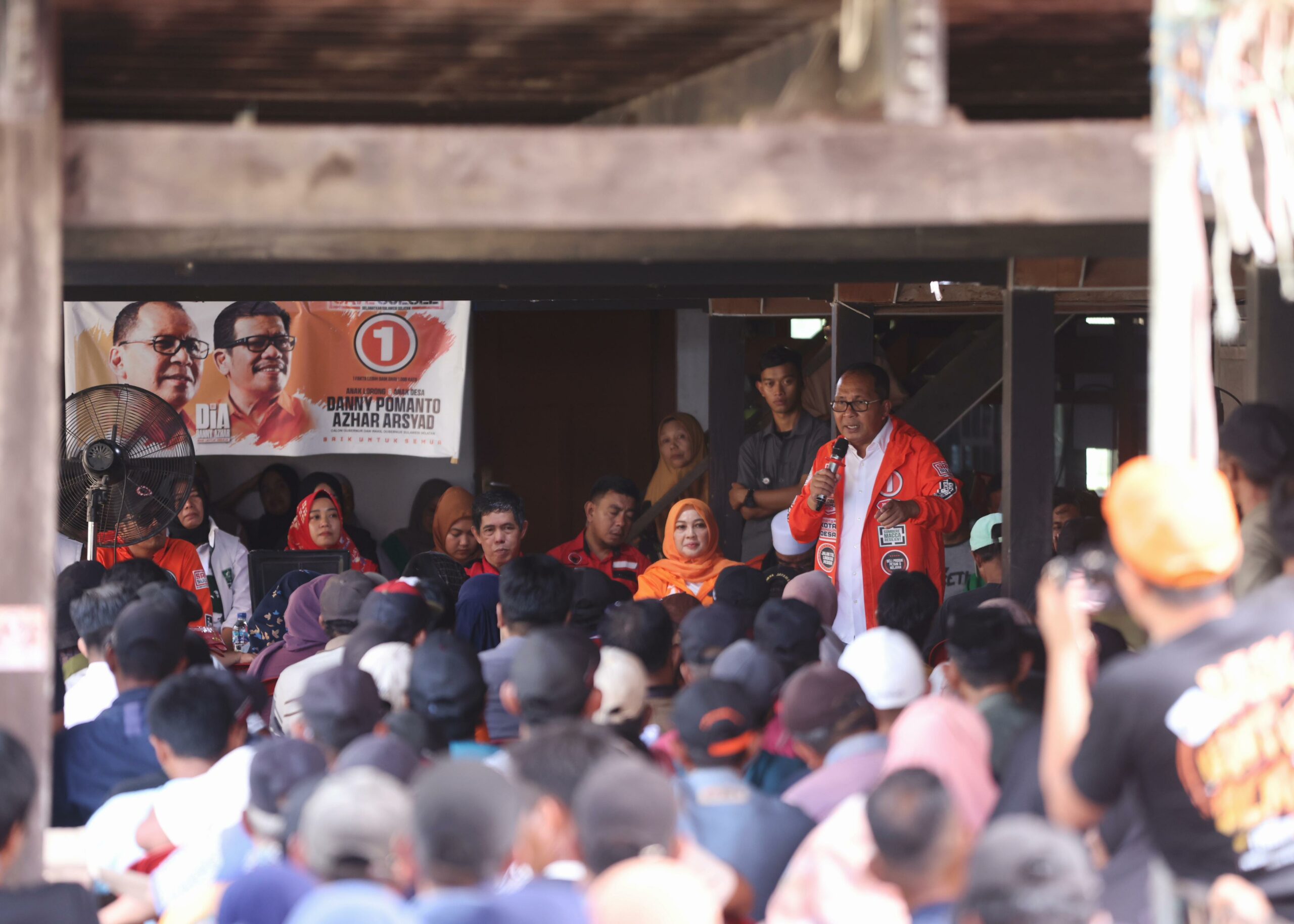 Calon Gubernur Sulsel Nomor Urut 1 Danny Pomanto Saat Berkampanye di Pangkep